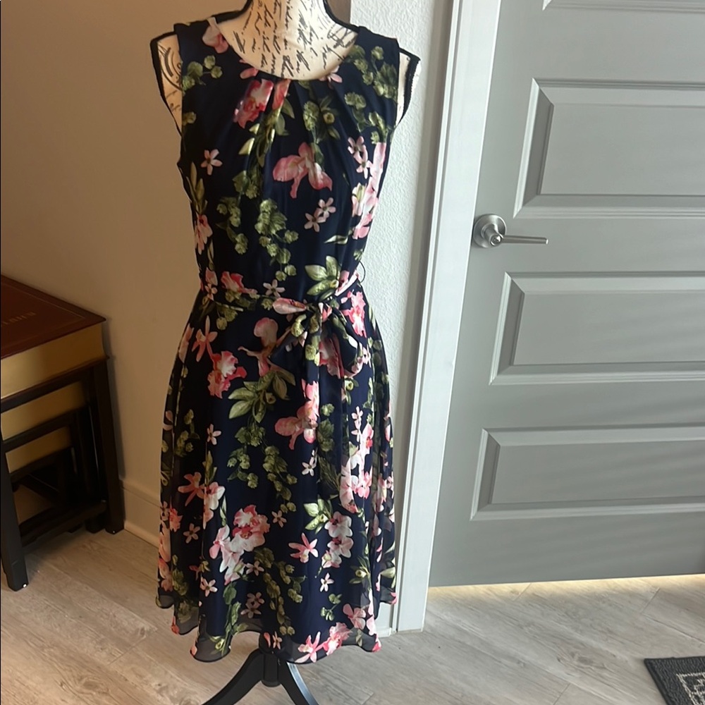 Floral Sleeveless Dress - Black and Pink
